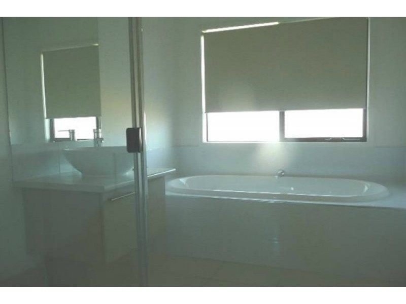 7 Runway Drive, Upper Coomera QLD 4209