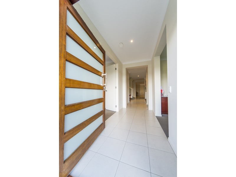 34 Rose Valley Drive, Upper Coomera QLD 4209