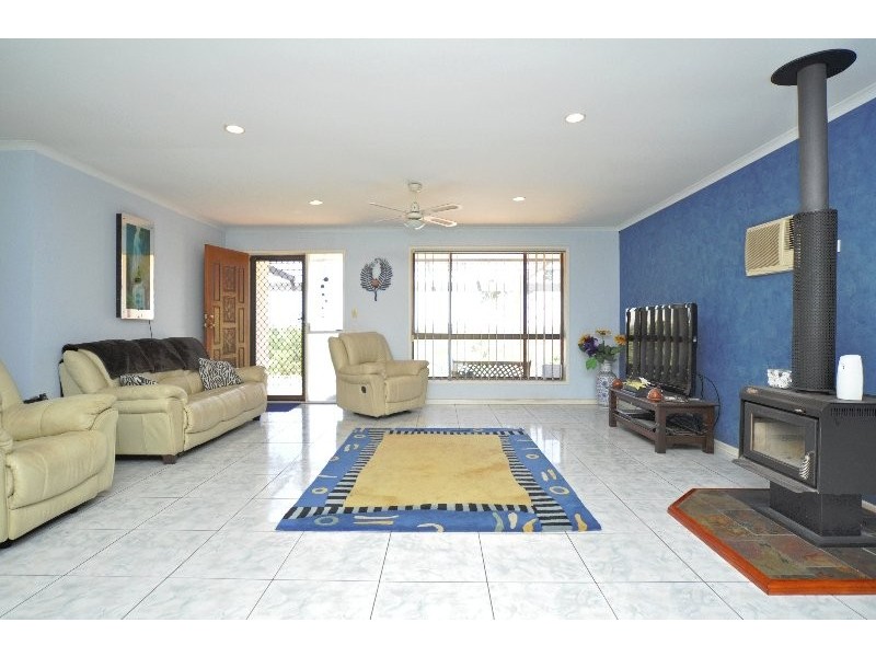 7 Knoll Court, Gaven QLD 4211