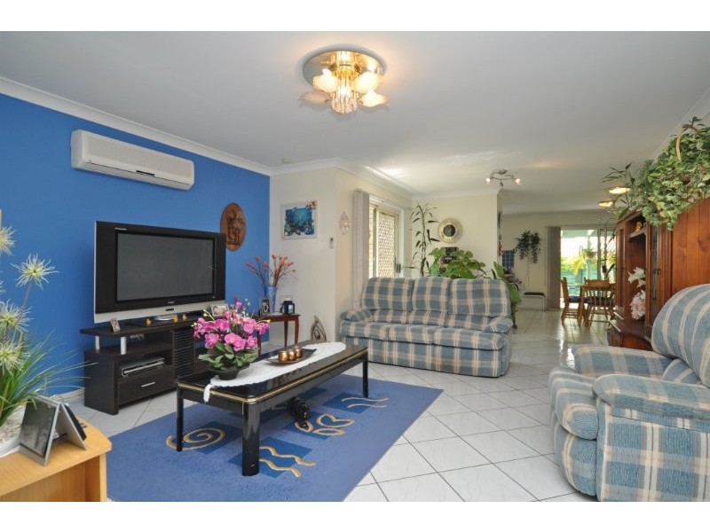 15 Pinebark Avenue, Oxenford QLD 4210