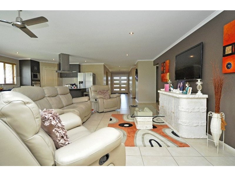 1 Oceanis Drive, Oxenford QLD 4210