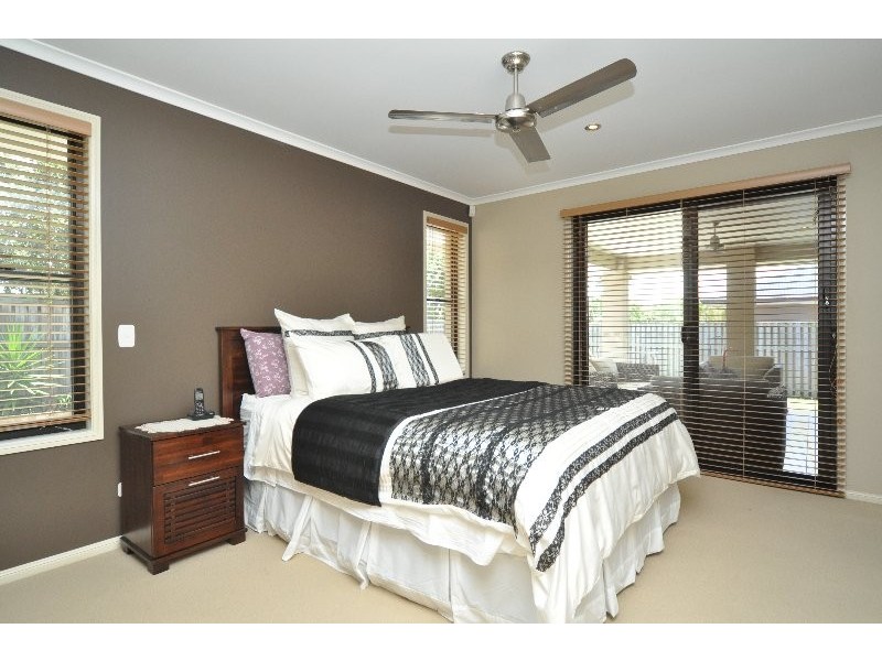 1 Oceanis Drive, Oxenford QLD 4210