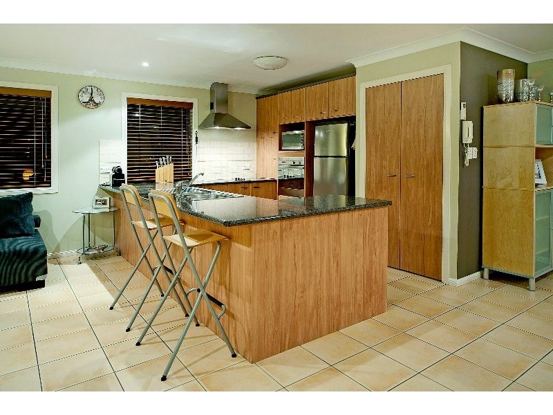 5 Ken Crescent, Helensvale QLD 4212