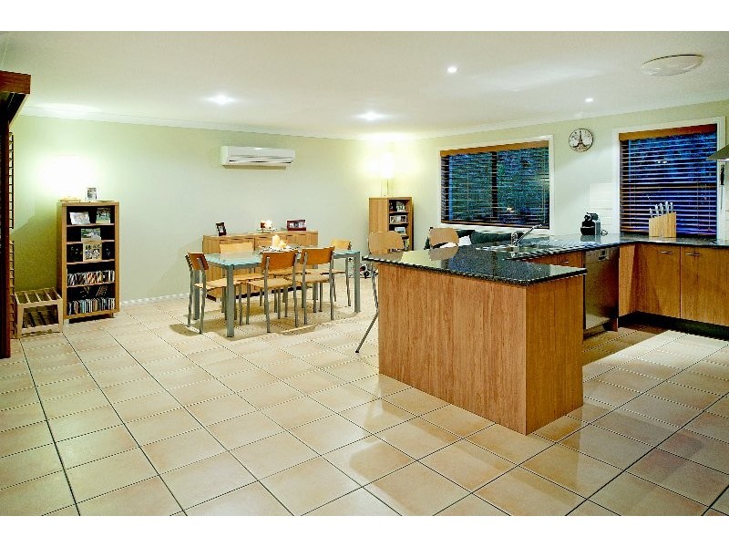5 Ken Crescent, Helensvale QLD 4212