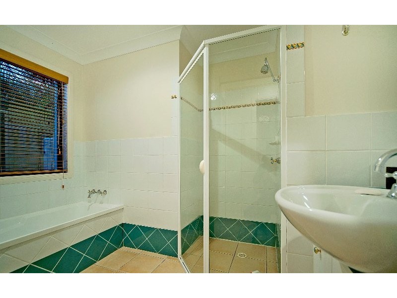 5 Ken Crescent, Helensvale QLD 4212
