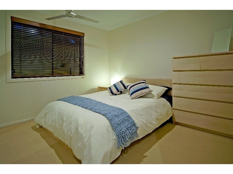 5 Ken Crescent, Helensvale QLD 4212