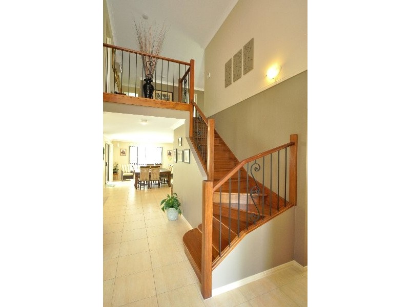 17 Caragh Crescent, Oxenford QLD 4210