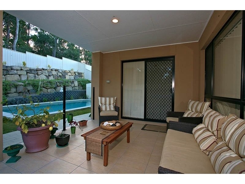 17 Caragh Crescent, Oxenford QLD 4210