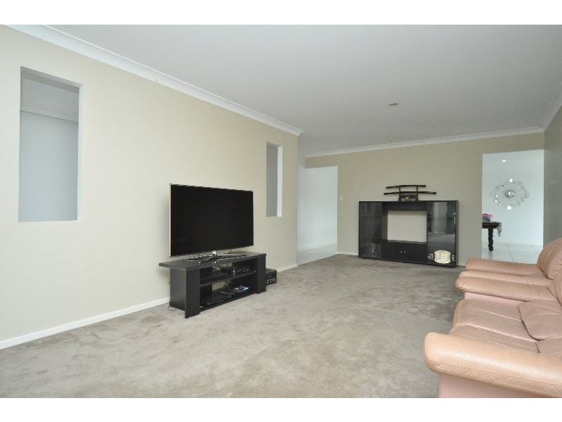 11 Buchanan Circuit, Oxenford QLD 4210