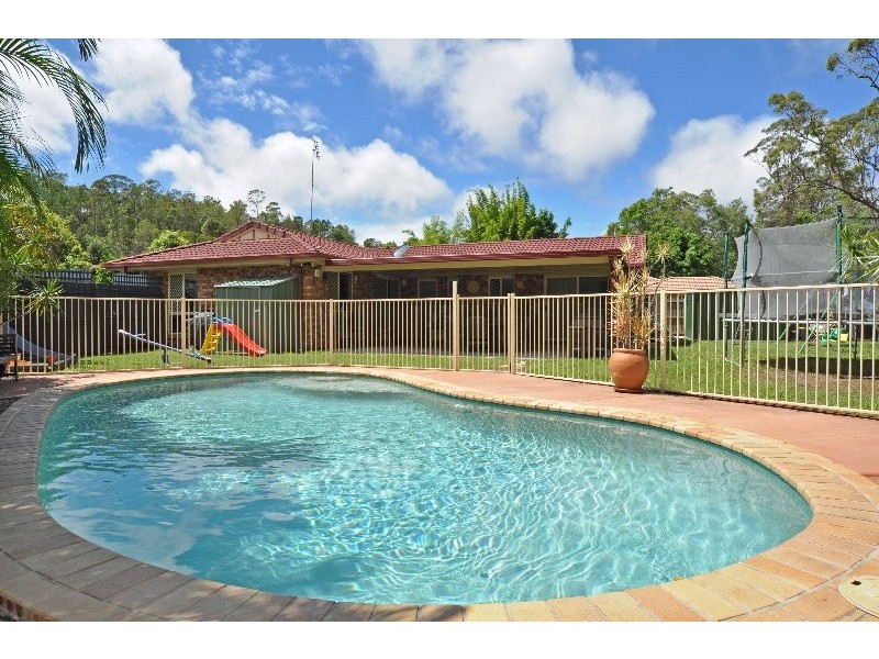 23 Pinemount Crescent, Oxenford QLD 4210