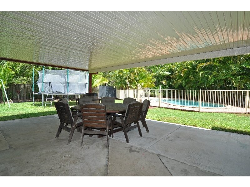 23 Pinemount Crescent, Oxenford QLD 4210