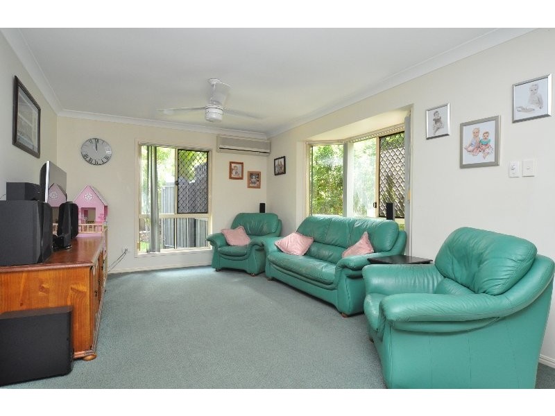 23 Pinemount Crescent, Oxenford QLD 4210