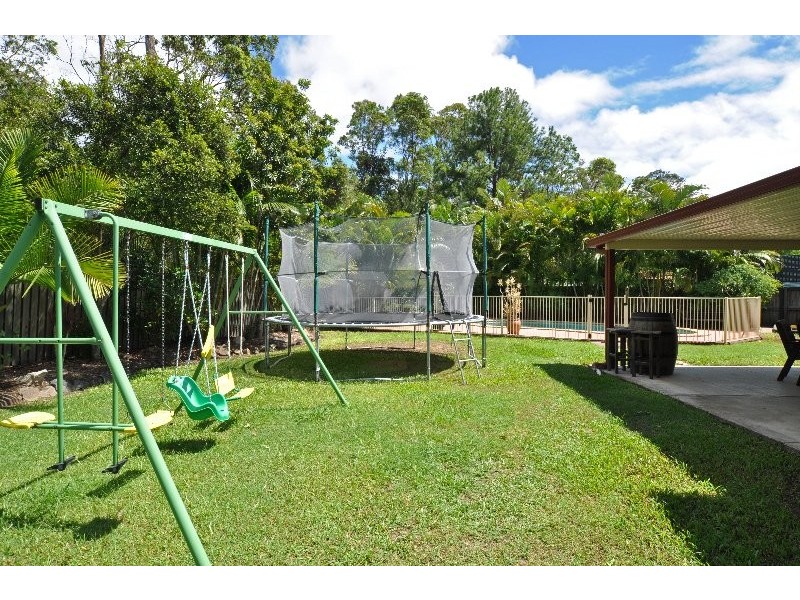 23 Pinemount Crescent, Oxenford QLD 4210