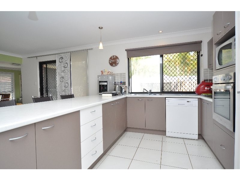 3 Inman Court, Pacific Pines QLD 4211