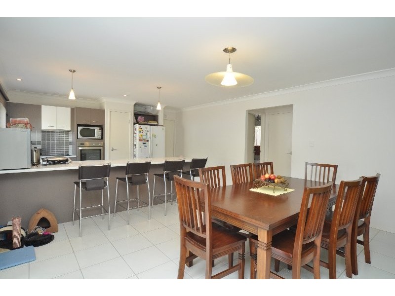 3 Inman Court, Pacific Pines QLD 4211