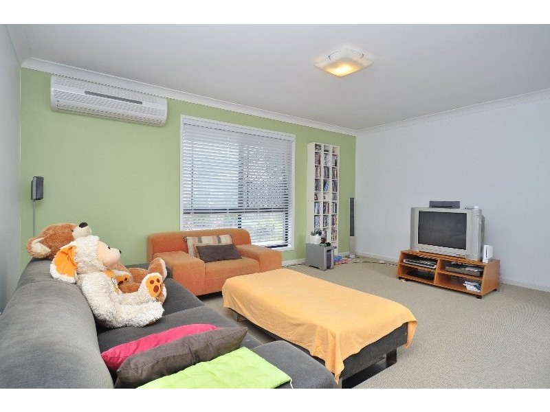 3 Inman Court, Pacific Pines QLD 4211