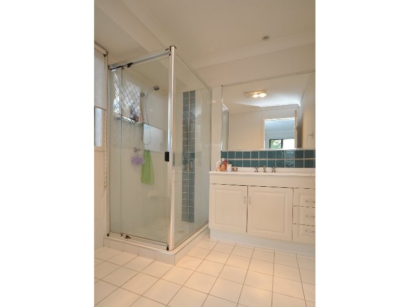 3 Inman Court, Pacific Pines QLD 4211