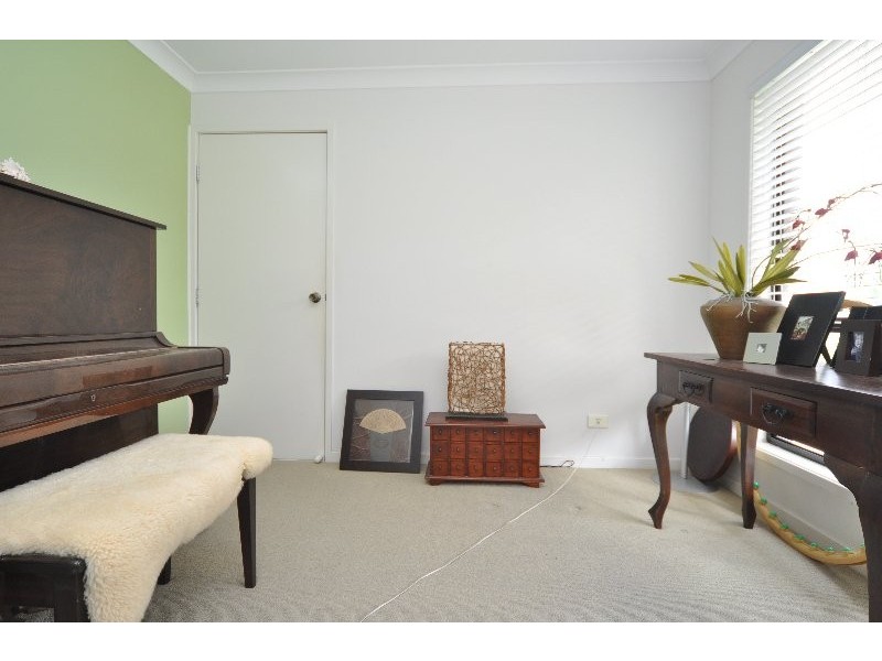 3 Inman Court, Pacific Pines QLD 4211