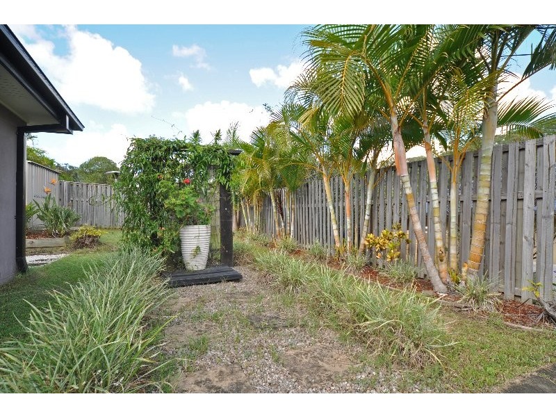 3 Inman Court, Pacific Pines QLD 4211