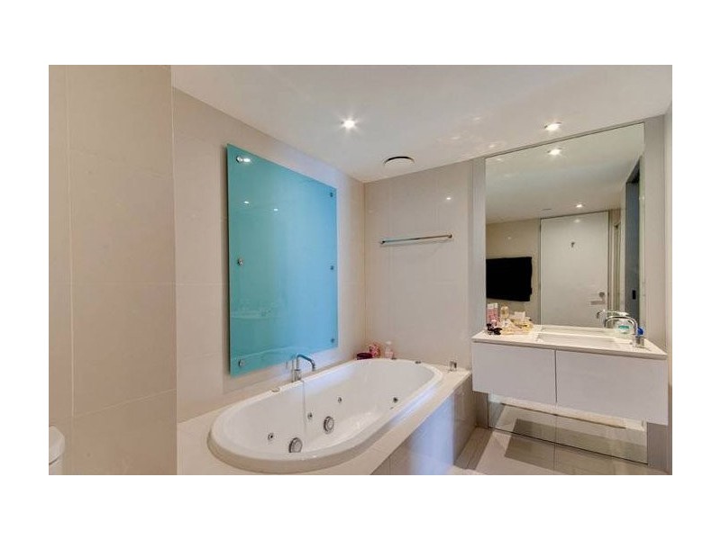 307/9 Hamilton Avenue, Surfers Paradise QLD 4217