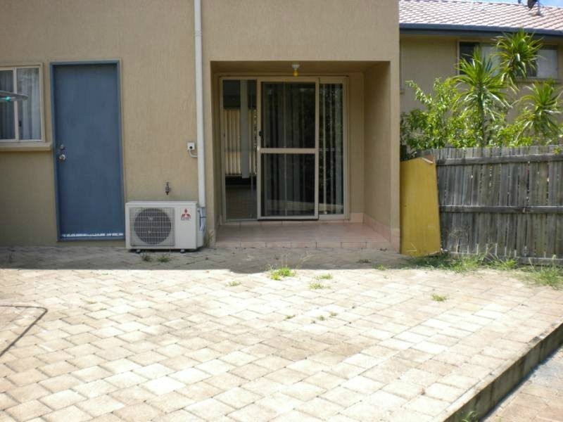 18/63 Olsen  Ave, Labrador QLD 4215