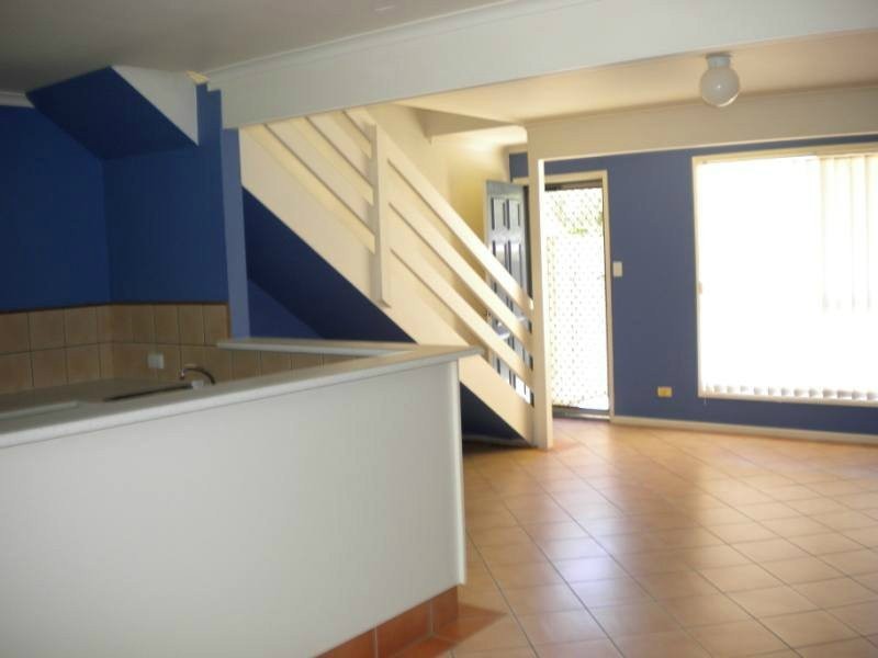 18/63 Olsen  Ave, Labrador QLD 4215