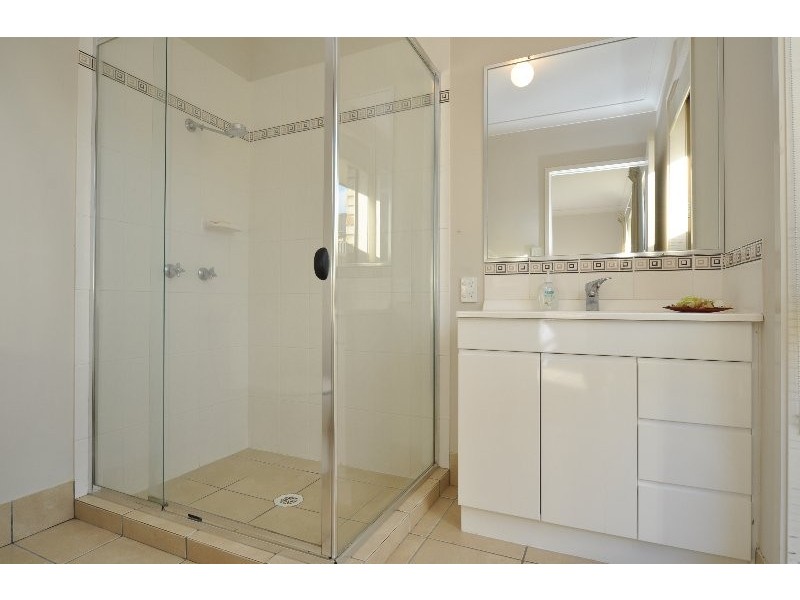 8 Buchanan Circuit, Oxenford QLD 4210