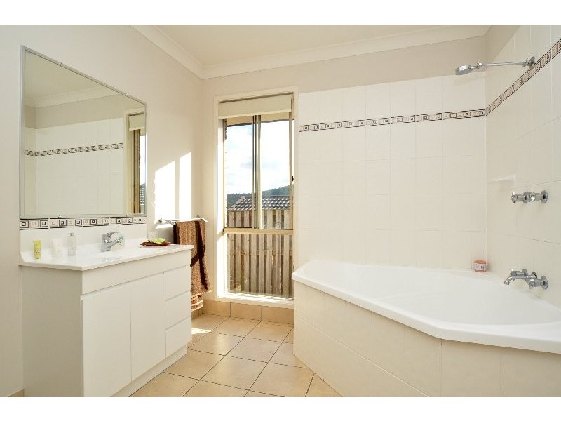 8 Buchanan Circuit, Oxenford QLD 4210