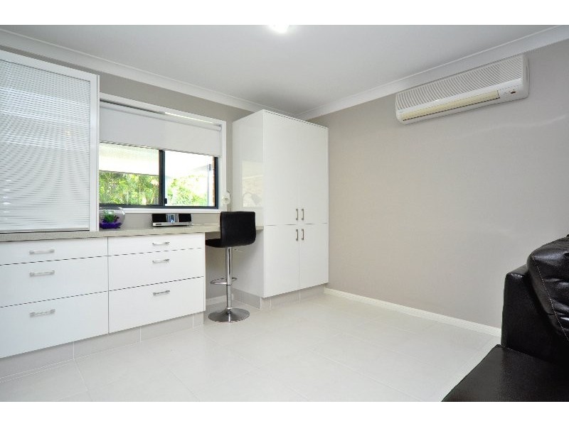 1 Harwood Place, Maudsland QLD 4210