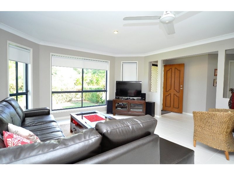 1 Harwood Place, Maudsland QLD 4210