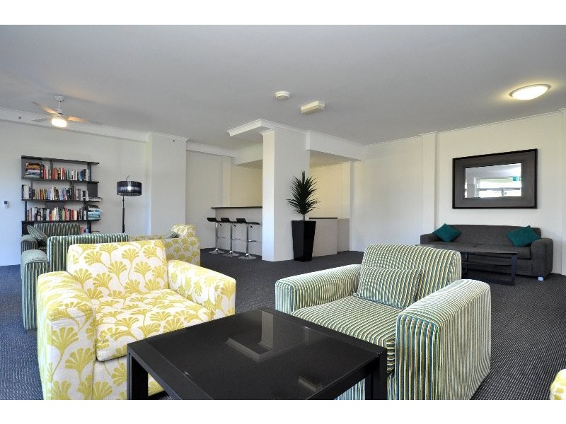 5/59 Pacific Street, Main Beach QLD 4217