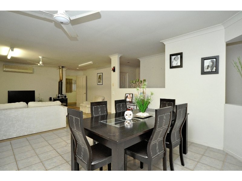 38 Sickle Avenue, Hope Island QLD 4212