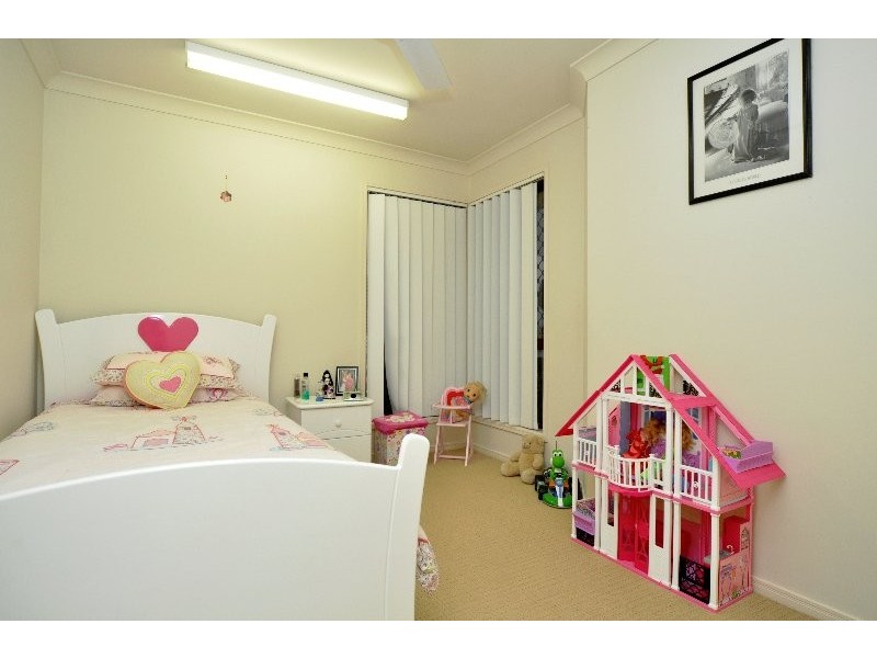 38 Sickle Avenue, Hope Island QLD 4212