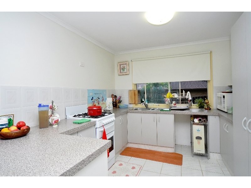 8 Knight Crescent, Nerang QLD 4211