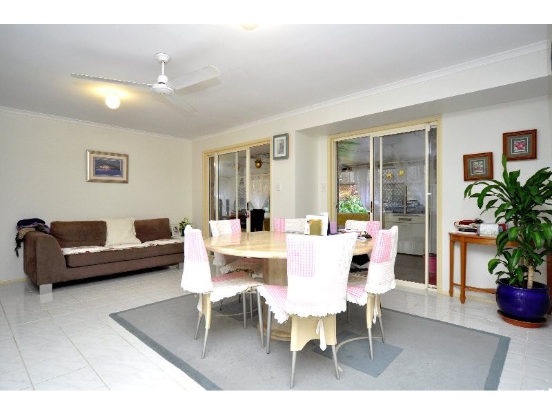 8 Knight Crescent, Nerang QLD 4211