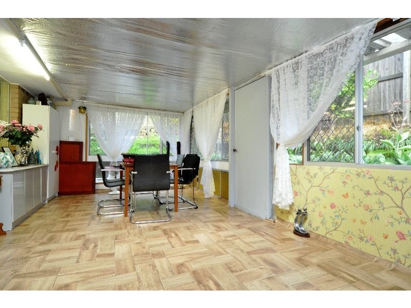 8 Knight Crescent, Nerang QLD 4211