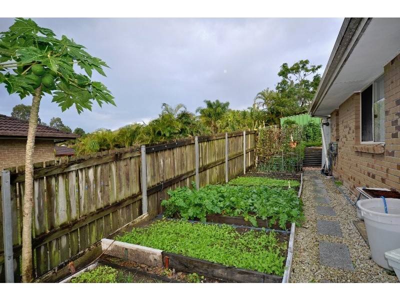 8 Knight Crescent, Nerang QLD 4211