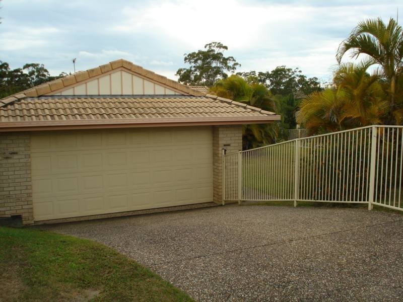 1 Oak Hill Crescent, Parkwood QLD 4214