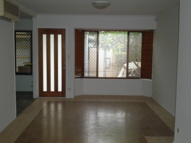 4 Iando Street, Coombabah QLD 4216