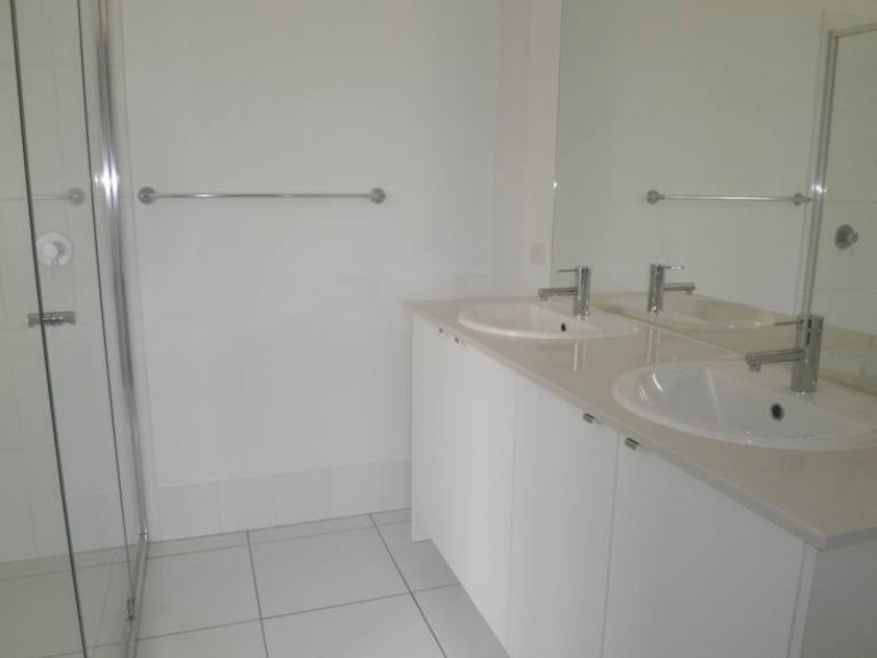 1 Picton Court, Upper Coomera QLD 4209