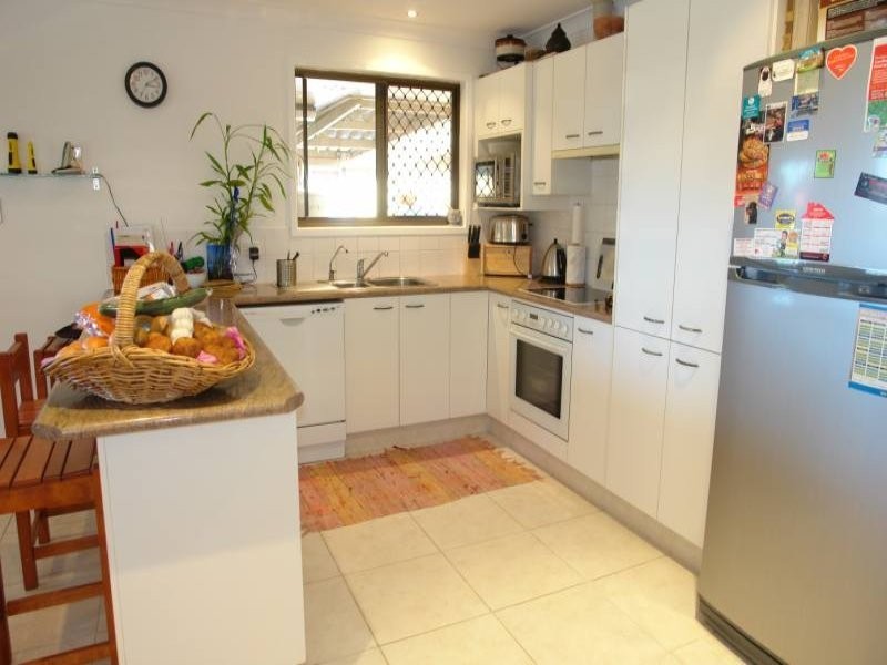 10 Sundown Drive, Paradise Point QLD 4216