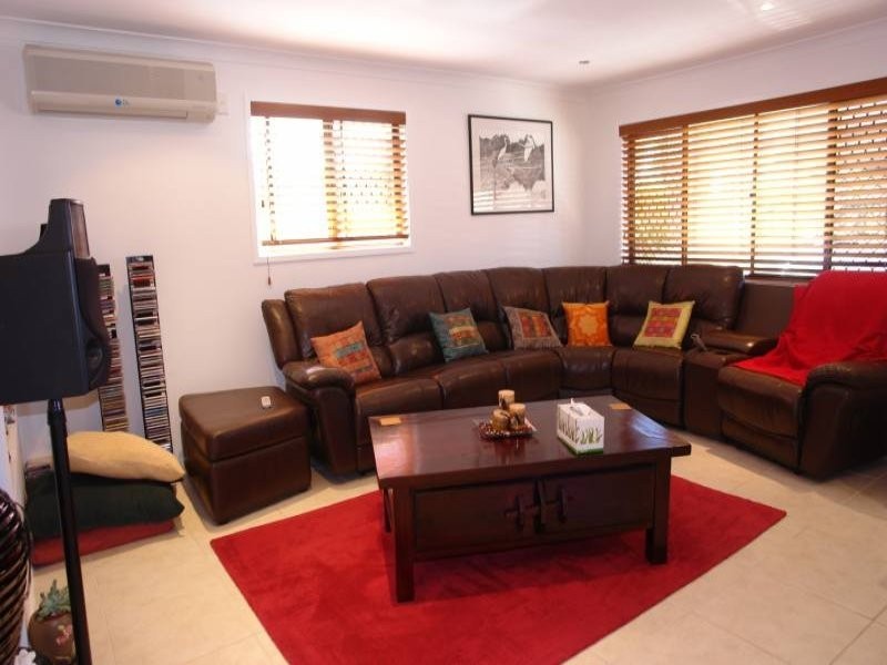 10 Sundown Drive, Paradise Point QLD 4216