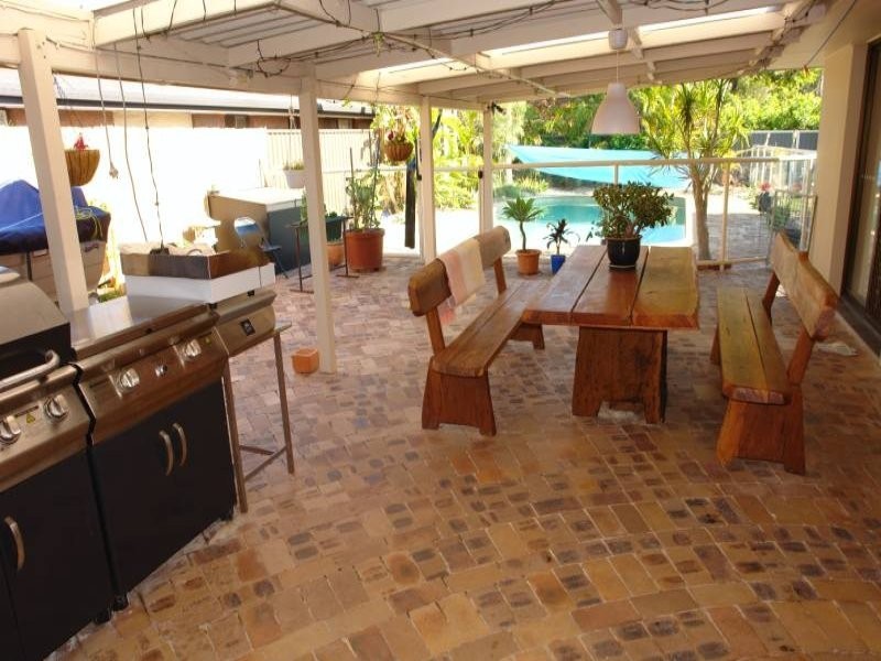 10 Sundown Drive, Paradise Point QLD 4216