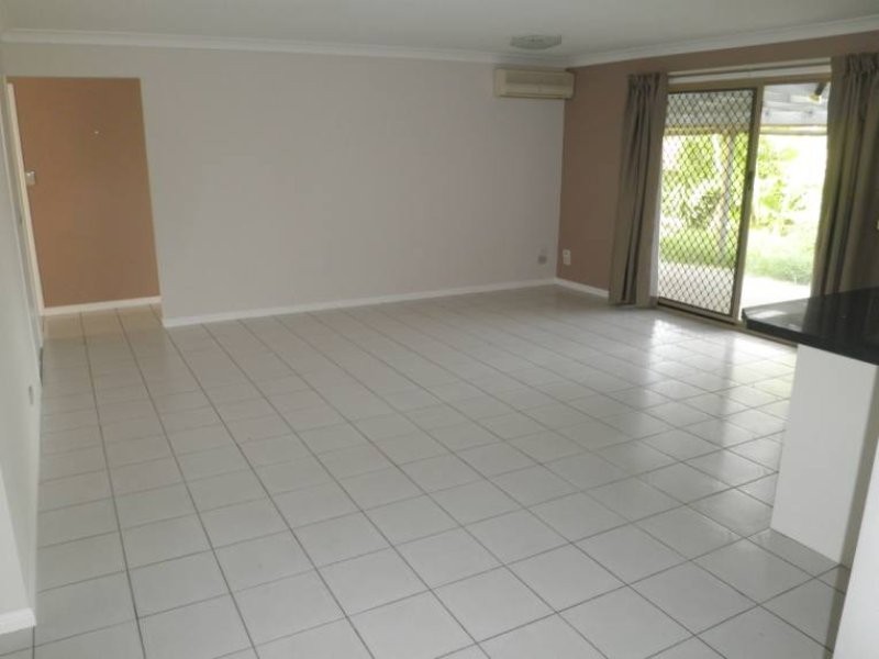 76 Open Drive, Arundel QLD 4214