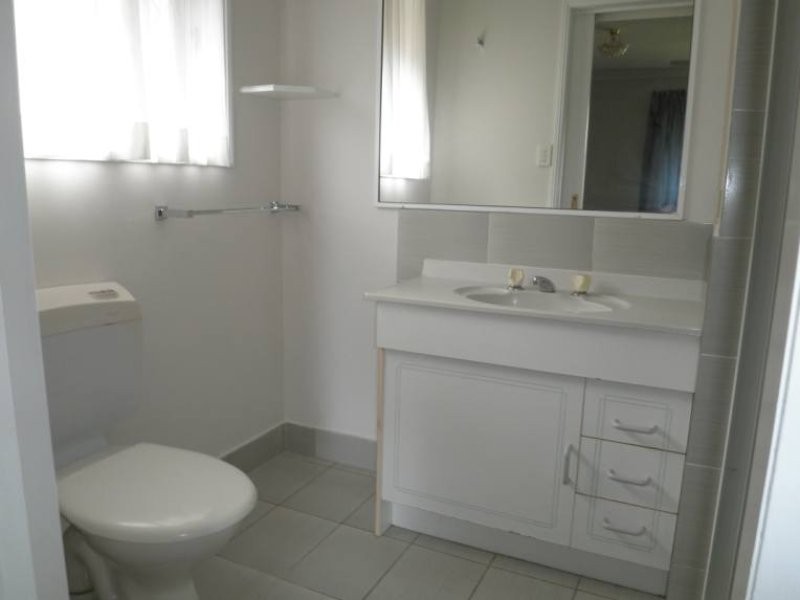 76 Open Drive, Arundel QLD 4214