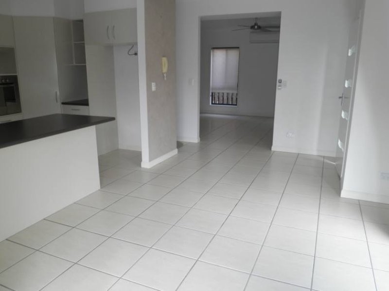 2/2 Tecona Street, Hollywell QLD 4216