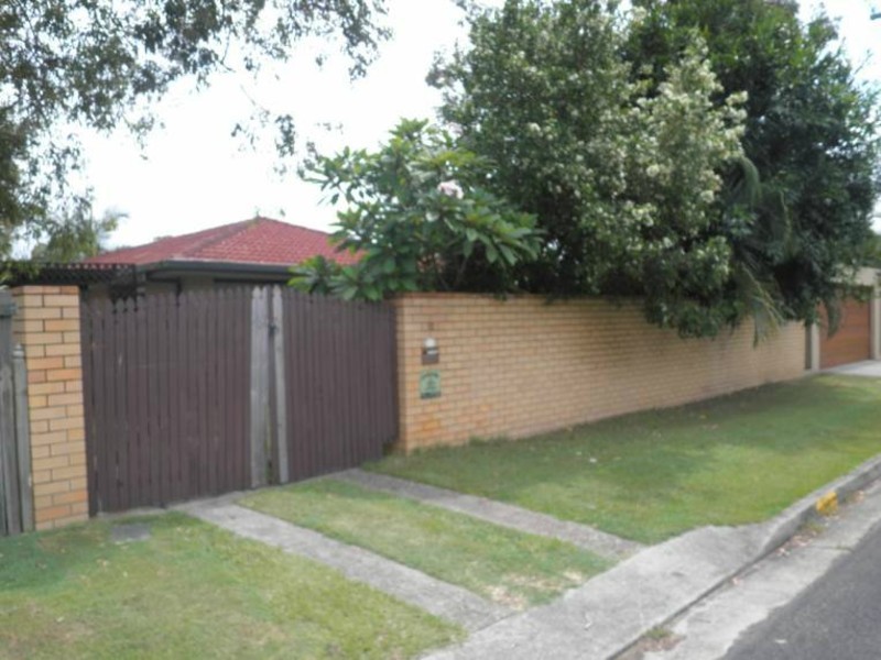 16 Allinga Street, Coombabah QLD 4216