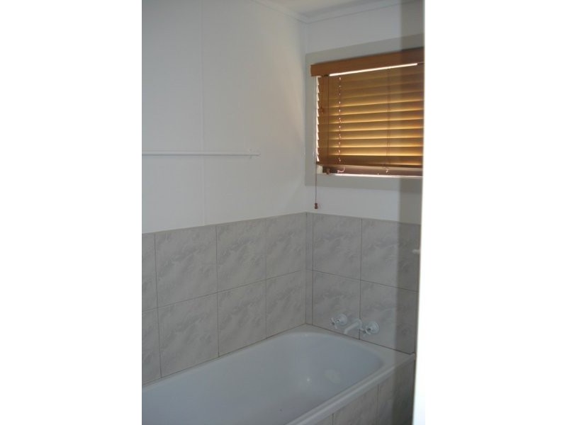 7 Kerr Avenue, Southport QLD 4215