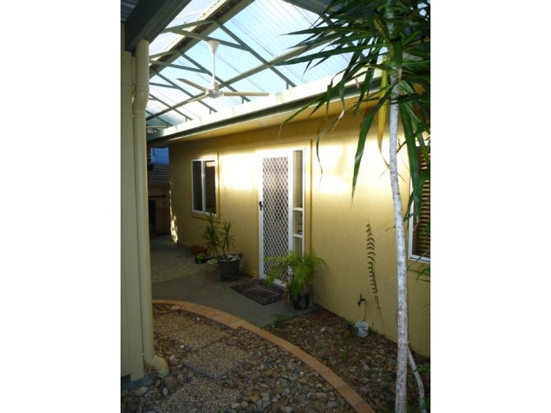 7 Kerr Avenue, Southport QLD 4215