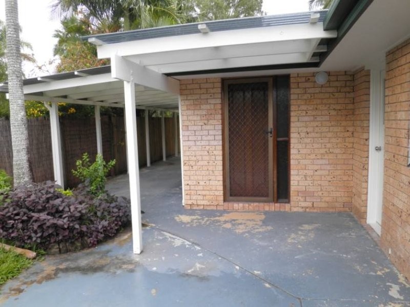 2/23 Stephenson Street, Labrador QLD 4215